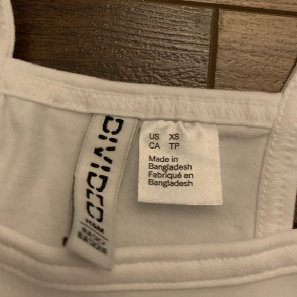 H&M | basic white halter top - Picture 3 of 4